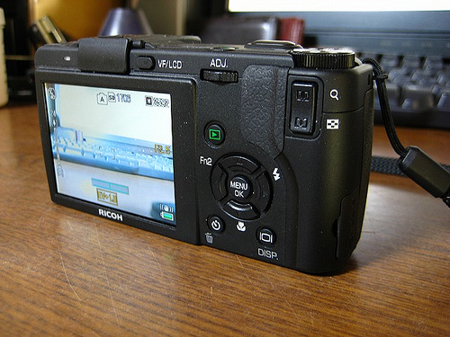 RICOH GX200 背面