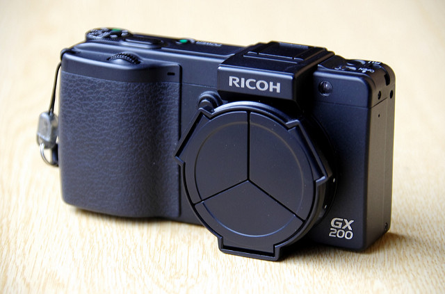 RICOH-GX200